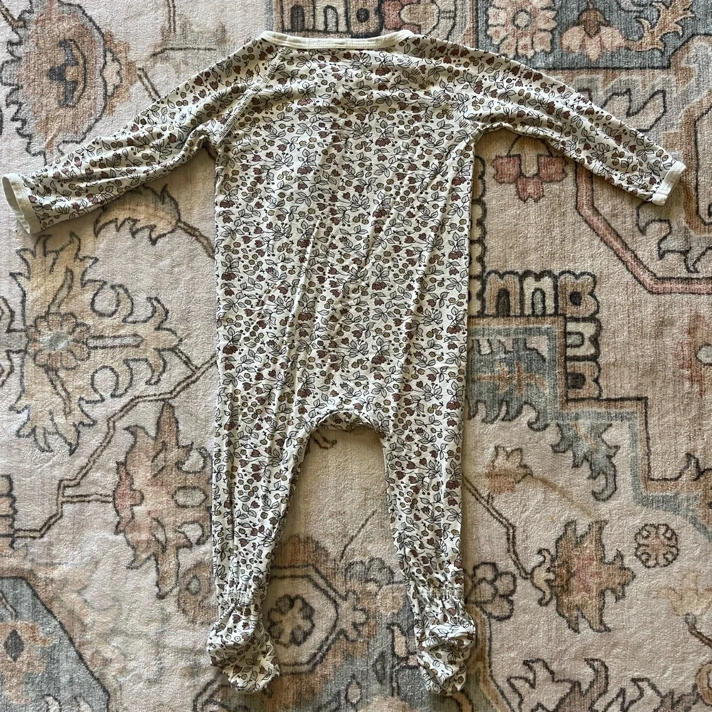 Quincy Mae Cream and Brown Floral Footie - Picture 3 of 3